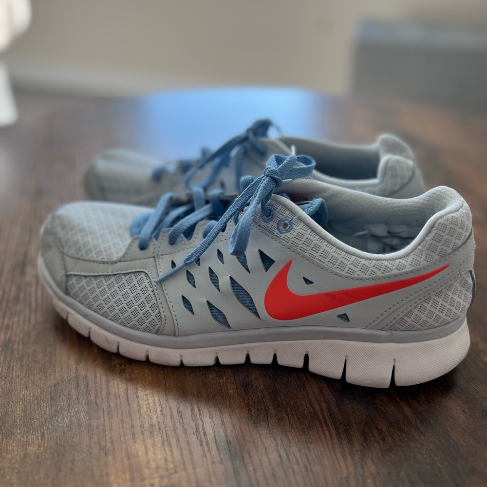 Women’s Nike Sneakers size 9.5